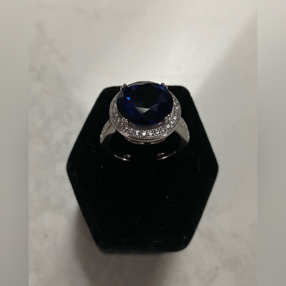 925 Silver Blue CZ Surrounded & edged with Clear CZ stones Scrolled cage Sz 7 - Picture 3 of 14